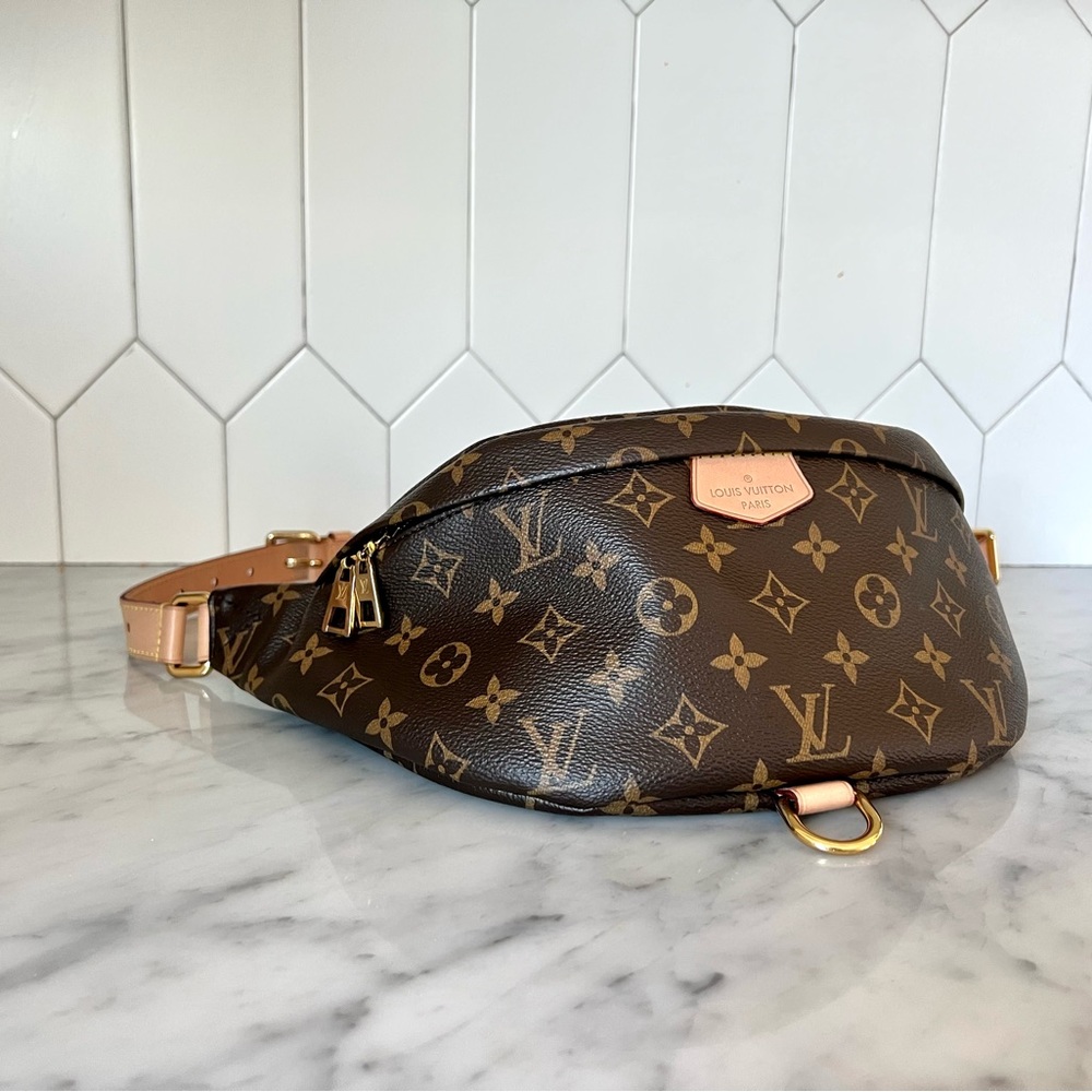 Excellent condition Louis Vuitton Bum Bag - Picture 2 of 5
